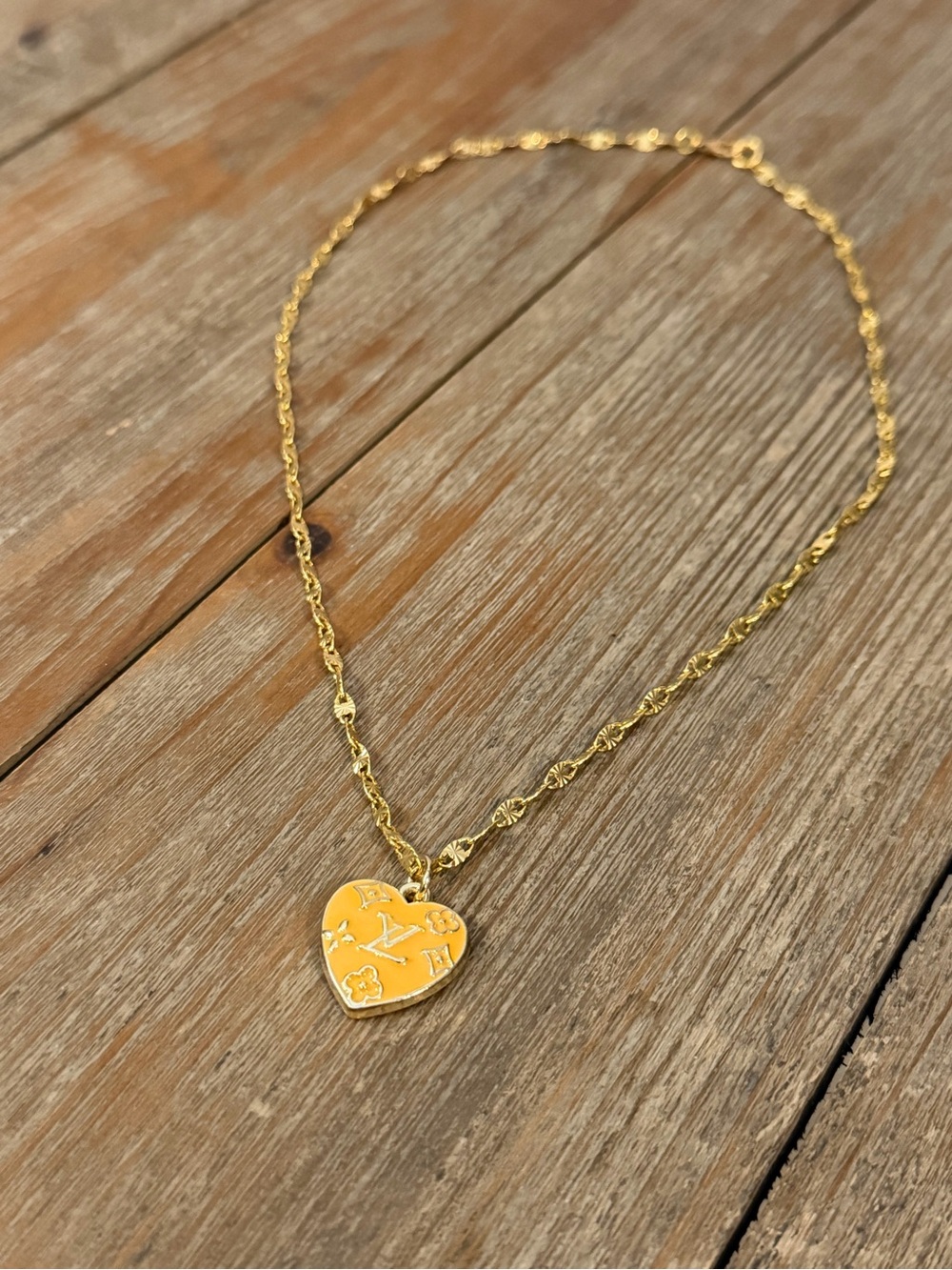LV Gold Heart Pendant Necklace - Gold - Picture 8 of 10